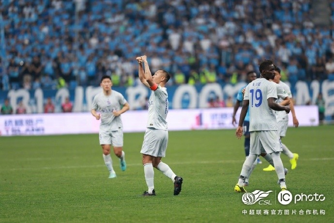 拉唐双响阿苏埃传射 申花客场4-1逆转大连英博