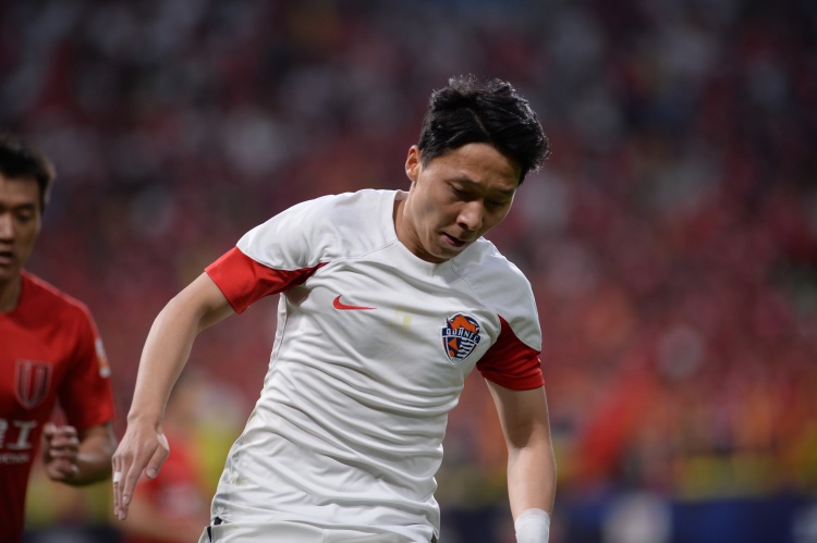 刘国博租借辽宁铁人 张卫回归海港 冯博轩转会大连英博