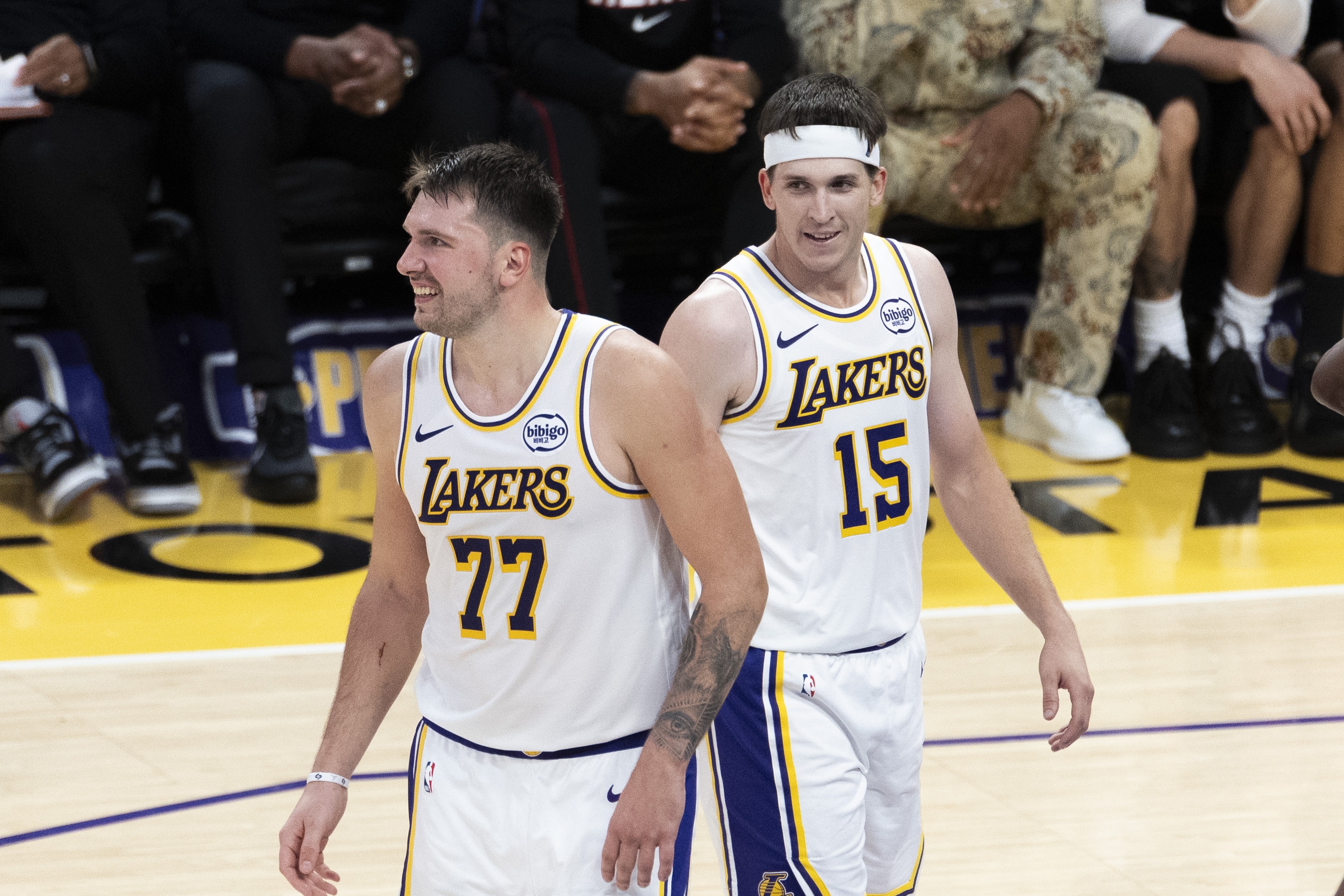 名记Lowe：湖人2-3年内系列赛难越雷霆马刺，交易里夫斯成唯一赌注