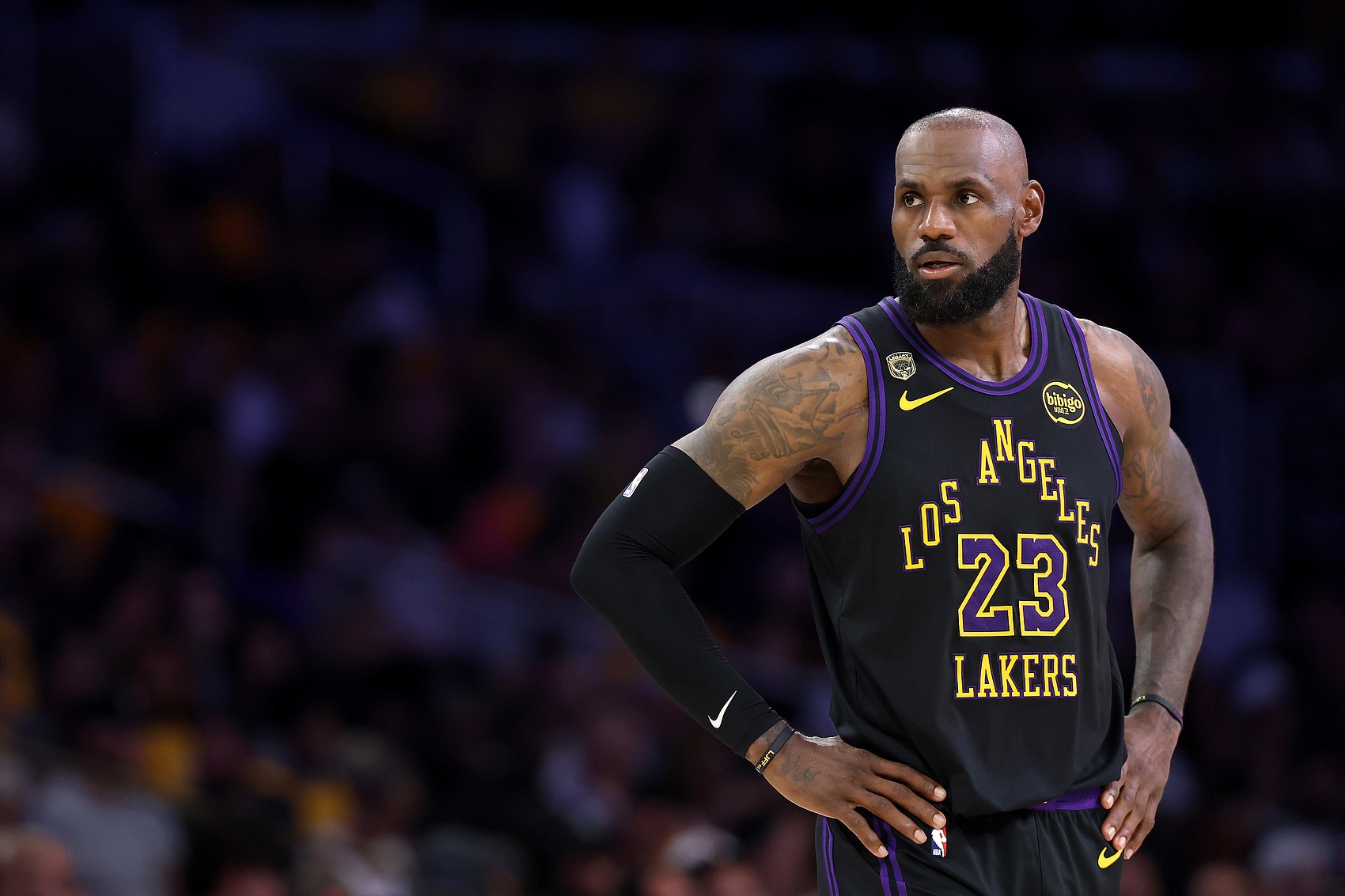 Windhorst：消息人士称詹姆斯离队协议已定，团队口风极紧