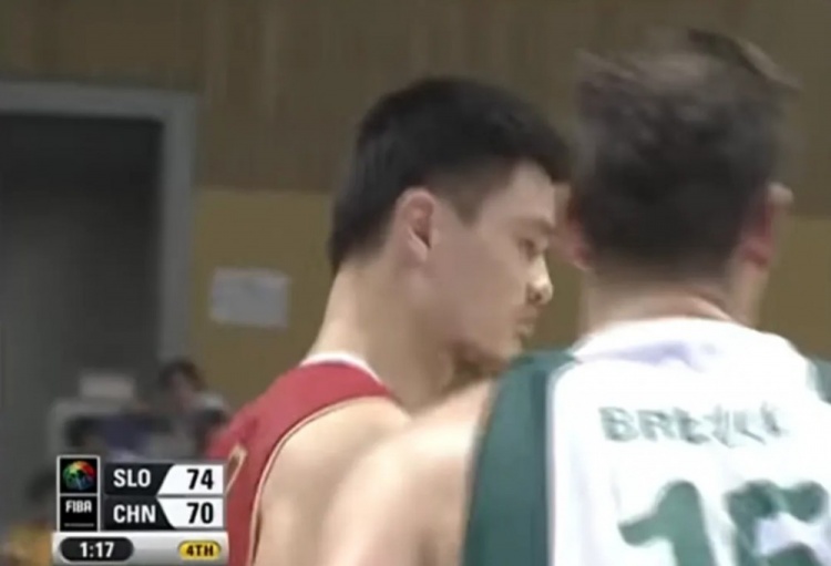 20年前:王治郅回归、王仕鹏绝杀,2006年世锦赛中国男篮小组出线全记录 20年前:王治郅回归、王仕鹏绝杀,2006年世锦赛中国男篮小组出线全记录