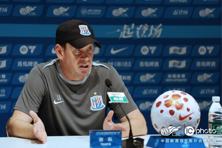 斯卢茨基：机会多于对手仍输球，全队担责
