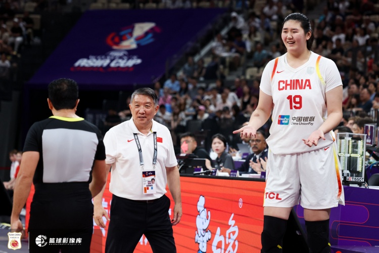 中国女篮海口逆转尼日利亚取两连胜 8月下旬赴欧备战世界杯 中国女篮海口逆转尼日利亚取两连胜 8月下旬赴欧备战世界杯