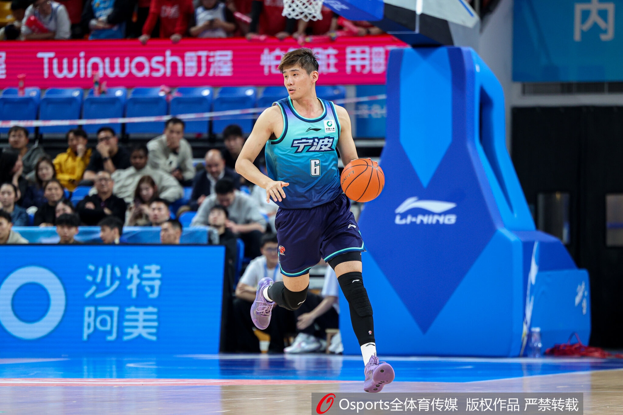 山西男篮官宣注册后卫王俊杰 3年C类合同锁定至2029 山西男篮官宣注册后卫王俊杰 3年C类合同锁定至2029