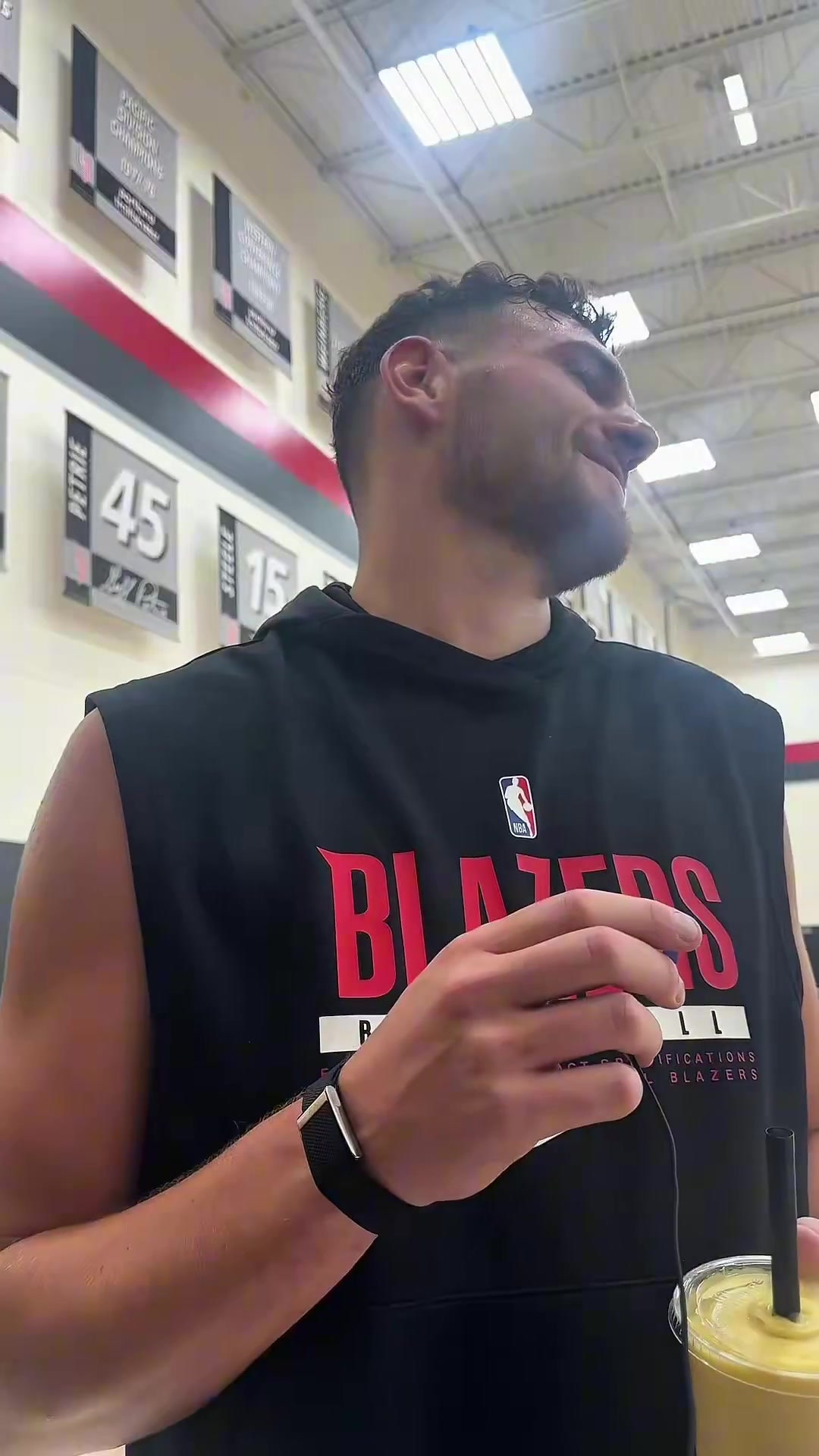 杨瀚森客场航班小问答 西部洛杉矶占优 零食锁定水果 杨瀚森客场航班小问答 西部洛杉矶占优 零食锁定水果