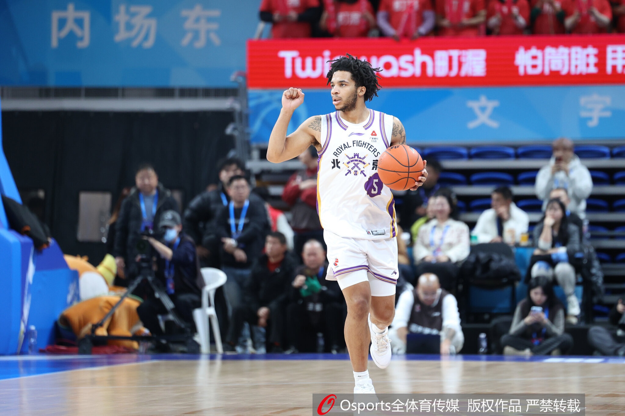 官方:76人正式签下塔克·法尔、小贾米尔·尼尔森和圣·托马斯 官方:76人正式签下塔克·法尔、小贾米尔·尼尔森和圣·托马斯