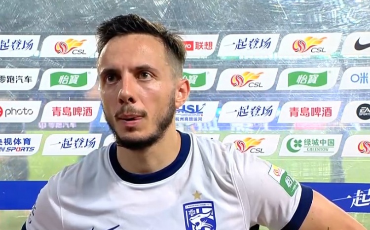 洛泰:球队上来就0-2落后丢球很早,之后想追平或反超困难重重