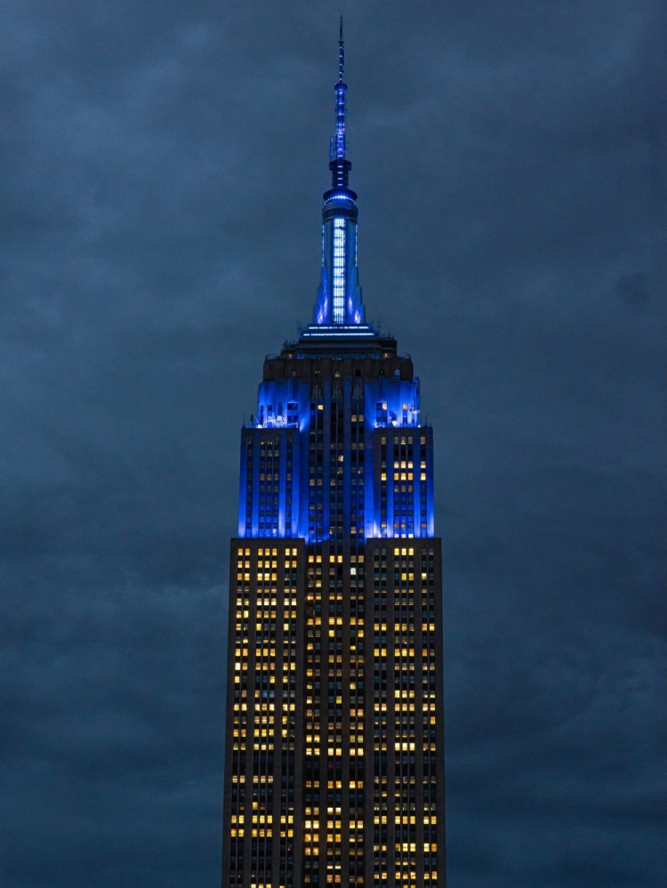 帝国大厦为你点亮!库里带个人青年高尔夫比赛球员参观帝国大厦 帝国大厦为你点亮!库里带个人青年高尔夫比赛球员参观帝国大厦